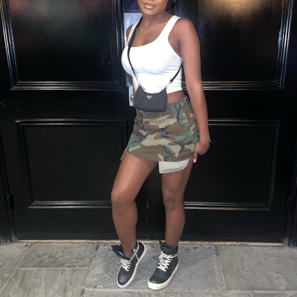 Cute urban outfitters camo mini skirt